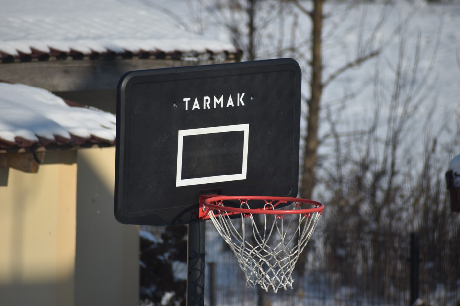 曾凡博正式启程去德国进行腰伤康复治疗 期待能赶上8月亚洲杯