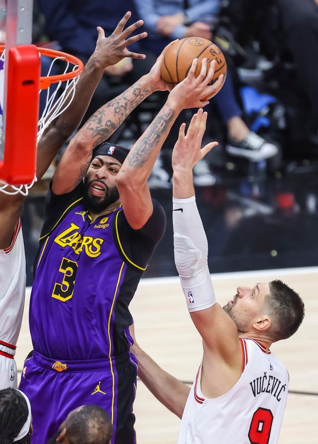 开云体育官方下载-湖人复仇公牛重回西部前八，浓眉感慨球队终于完整