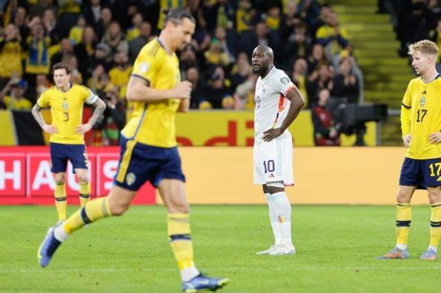 比利时右路作业取新帅首胜，卢卡库戴帽伊布成配角