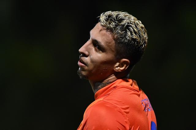 1660574202741046752.jpg 克雷桑7场7连杀+3助攻势不可挡 成泰山争冠大腿