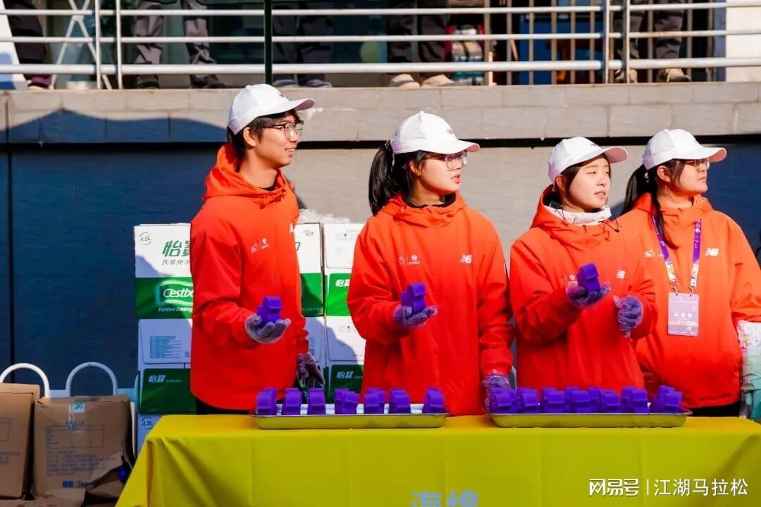 开云体育官网-年度巨献 | 过去一年，马拉松的那些江湖风云