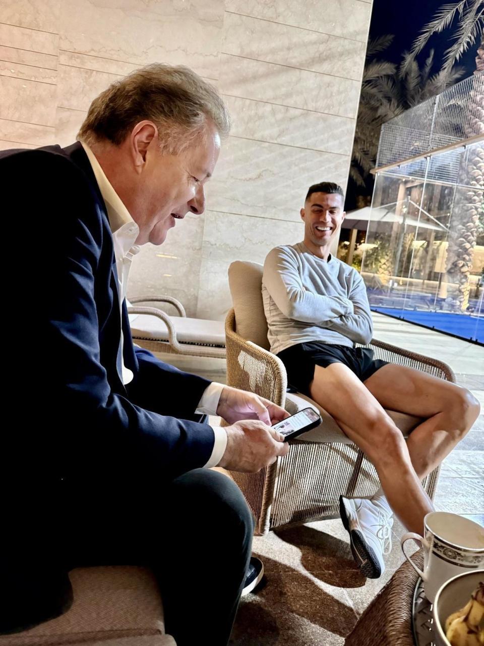 开云体育官方下载-预订第3次专访？摩根爆粗挺C罗罢赛：他改变沙特足球却遭不公对待