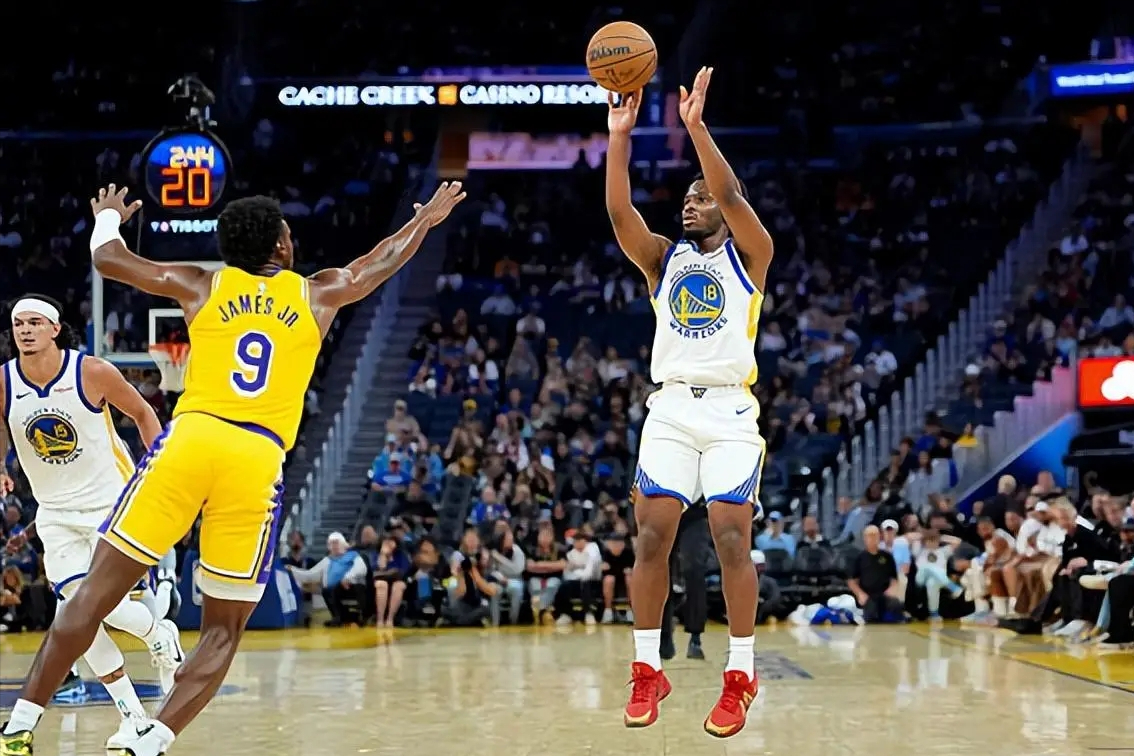 开云体育app在线下载-17+18！勇士输球仍有收获，替补小钢炮爆惊喜，3特质扮演乱战高手