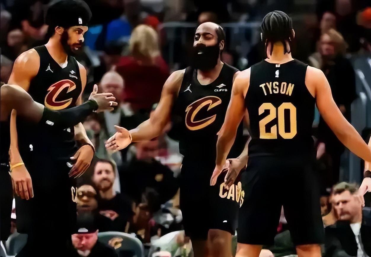 开云体育app-4-3神奇晋级，0-4惨败出局！NBA最大的伪强队，四巨头要解体了