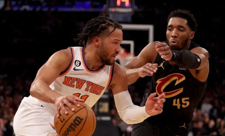 开云体育app-4-3神奇晋级，0-4惨败出局！NBA最大的伪强队，四巨头要解体了