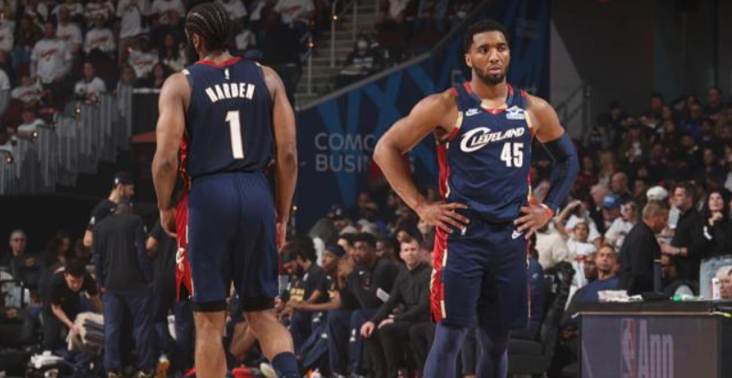 开云体育app-4-3神奇晋级，0-4惨败出局！NBA最大的伪强队，四巨头要解体了